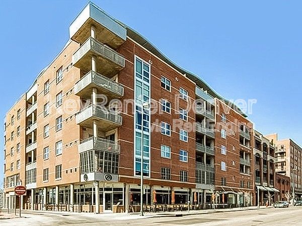 Building Photo - 2229 Blake St