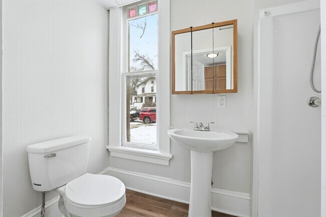 Building Photo - Fox Property Services