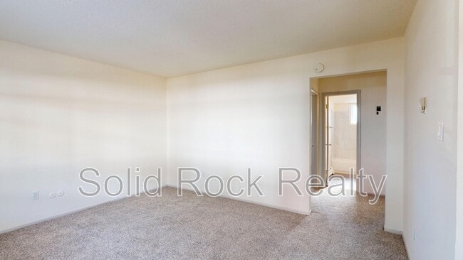 Building Photo - 1411 S Corona Ave