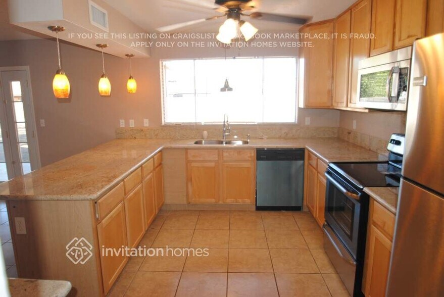 Building Photo - 8520 N 54th Dr