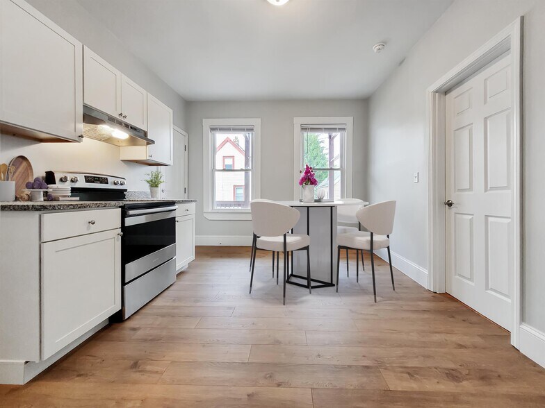 Primary Photo - 108 Callender St