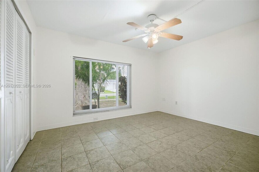 Building Photo - 920 NW 92nd Ave
