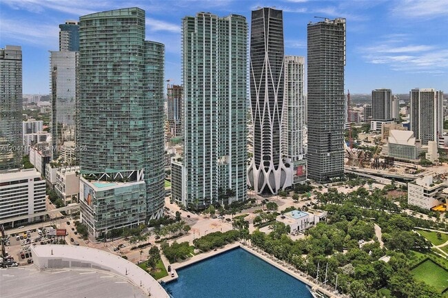 Building Photo - 900 Biscayne Blvd