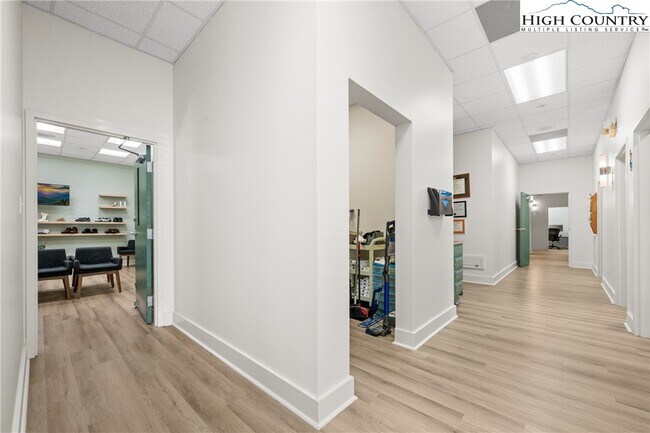 Building Photo - 610 State Farm Rd