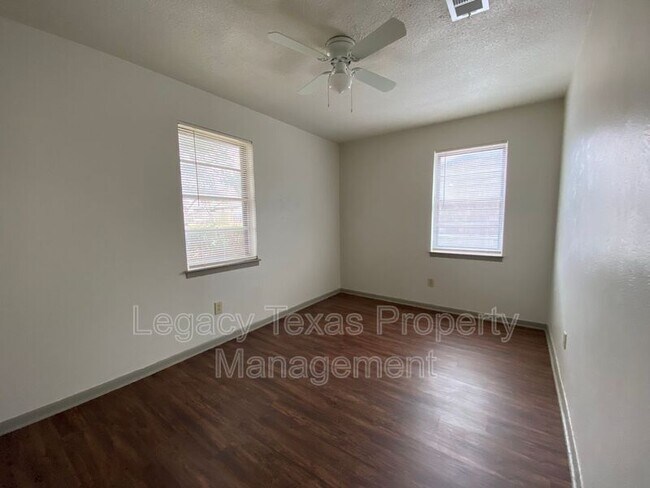 Building Photo - 1607 McAnear St