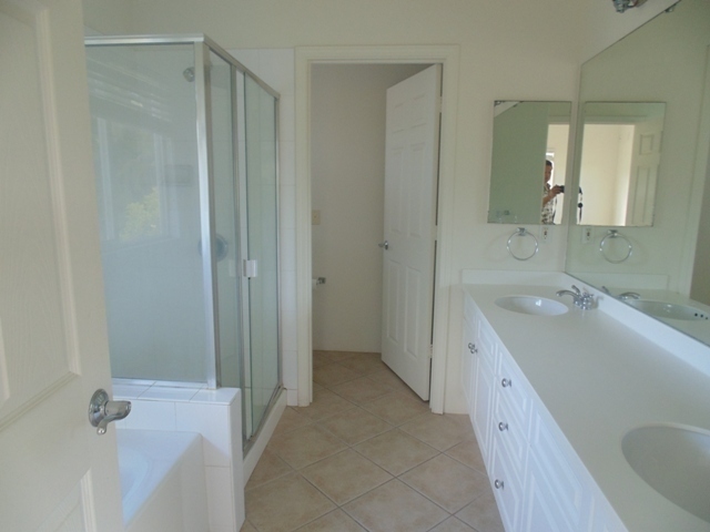 Building Photo - 4 Bedroom / 3 Bath House in The Islands Ga...