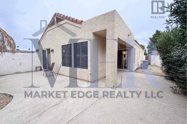 Building Photo - 2Bed/2Bath w/ Office-House at 40th St/Cactus-Garg!