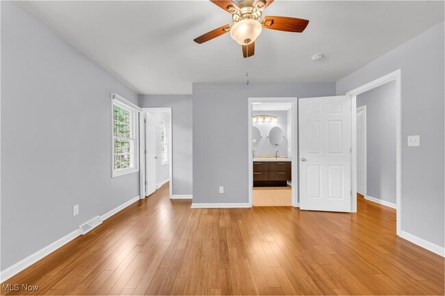 Building Photo - 33555 Wagon Wheel Dr