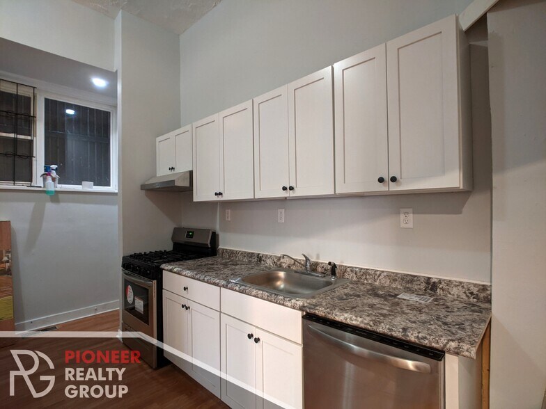 Primary Photo - 3542 N Halsted St
