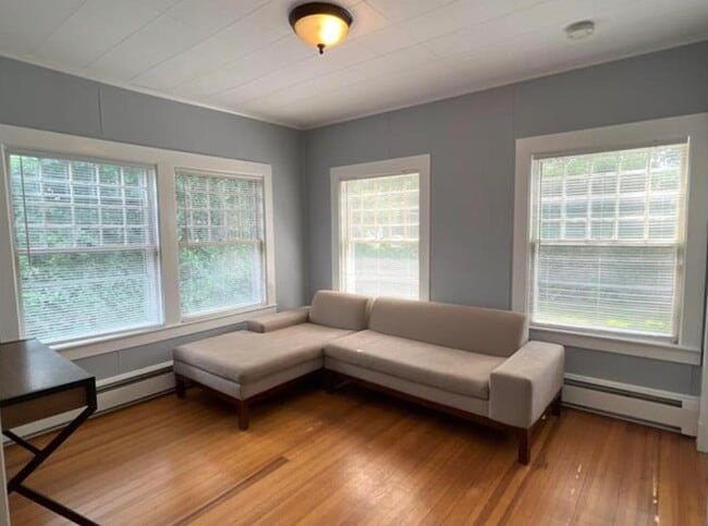 Building Photo - 116 Concord St