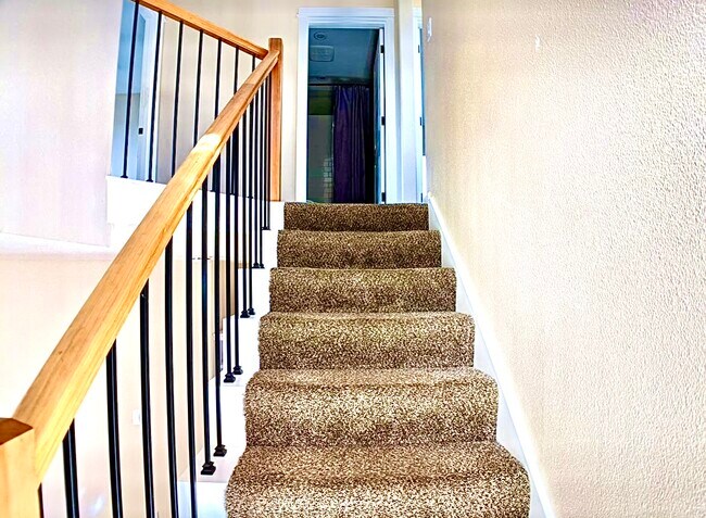 Building Photo - 8010 SE Henry St