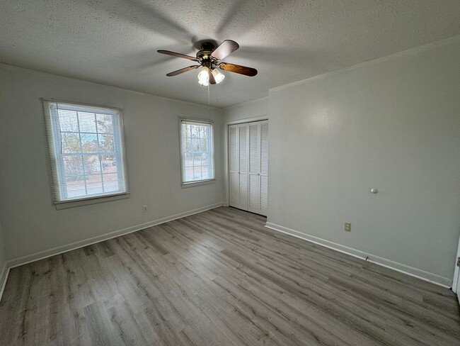 Building Photo - Myrtle Beach - 2 Bedroom / 1.5 Bathroom To...