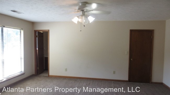Building Photo - 3 br, 2 bath House - 664 Oxford Hall Dr