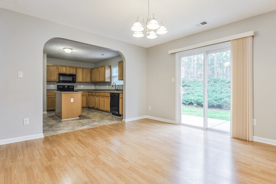 Building Photo - 62 Brookhaven Dr