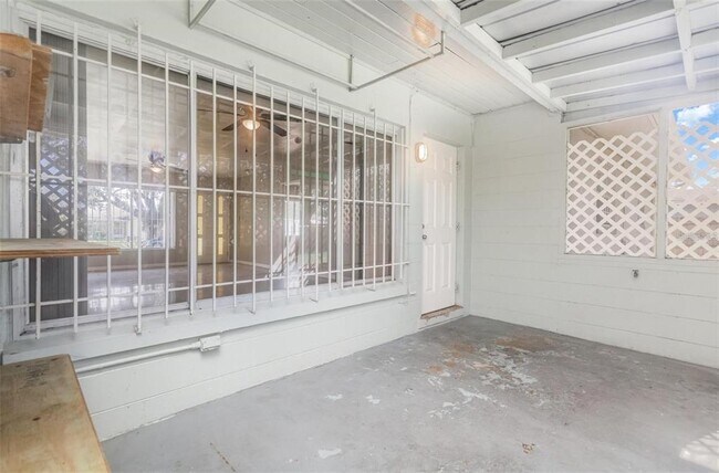 Building Photo - 1636 Burnham St