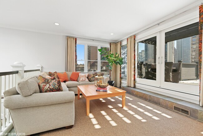 Building Photo - 38 E Elm St