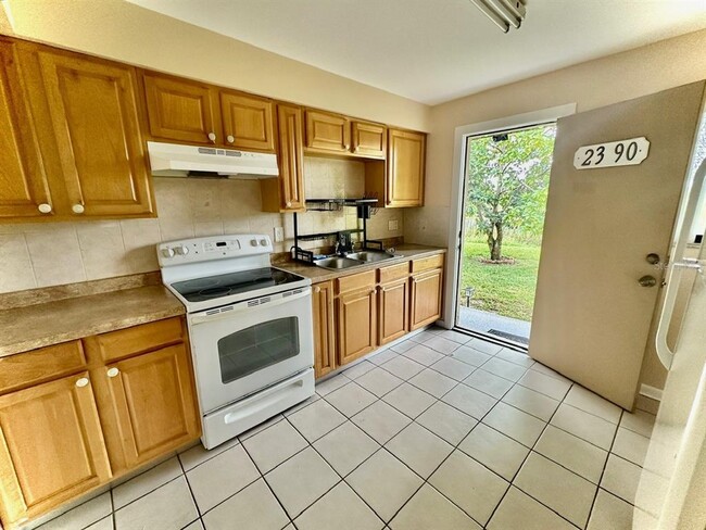 Building Photo - 2390 N Tropical Trail