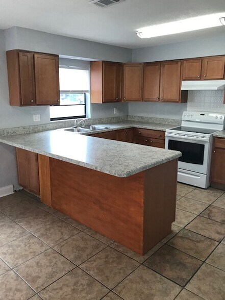 Building Photo - 1595 Megan Bay Cir