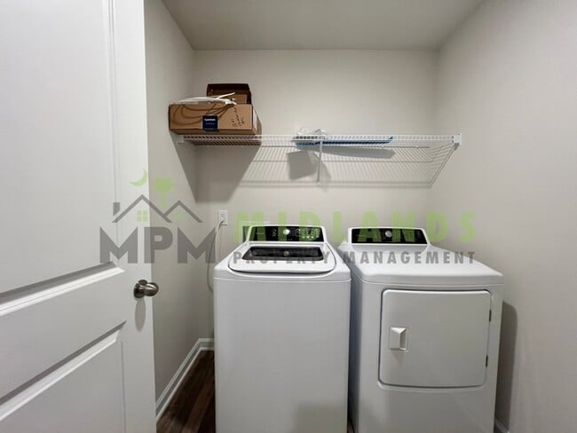 Building Photo - 1221C Champions Rest