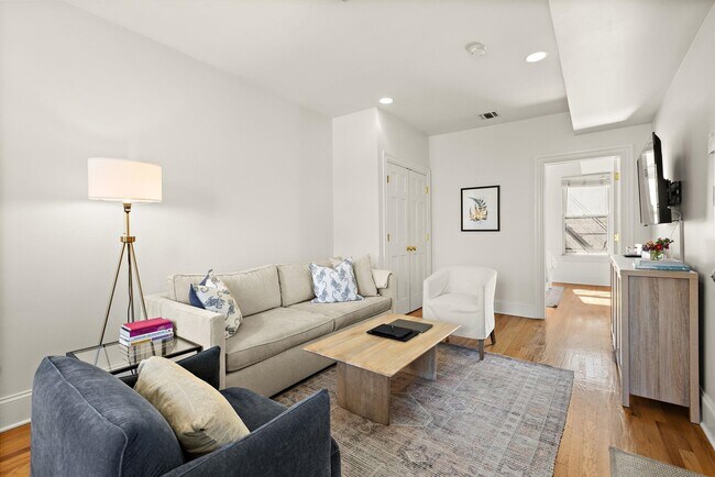 Building Photo - 259 4th St