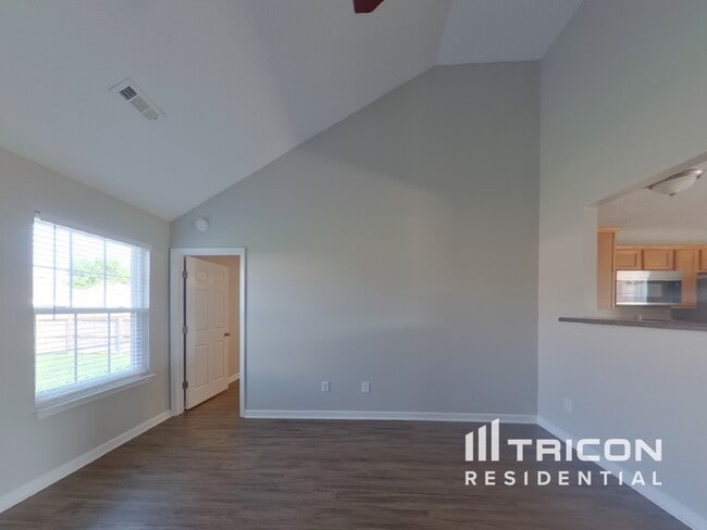 Building Photo - 2141 Deer Valley Dr