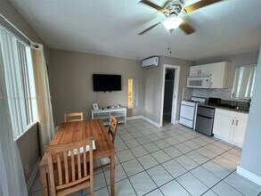 Building Photo - 90 Isle of Venice Dr