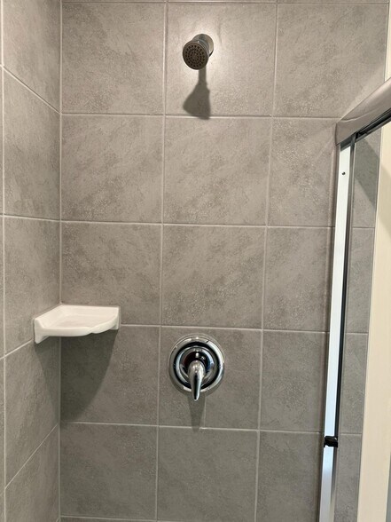 MasterBath Shower - 307 Parker Station Ave