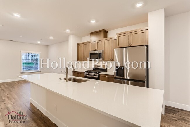 Building Photo - 15974 NW Hosmer Ln