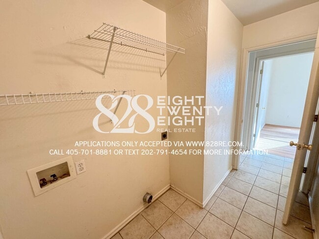 Building Photo - 1919 Leeds Ln