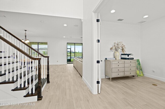 Building Photo - 3233 Casare Dr