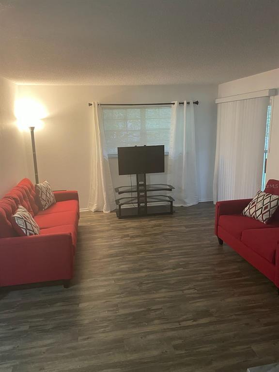 Building Photo - 571 Midway Track