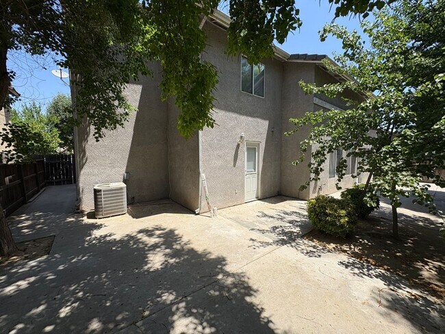 Building Photo - Beautiful 4 Bedroom coming soon!