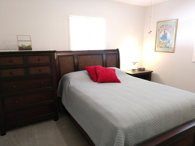 Building Photo - Seasonal Short-Term Single-Family Home located in Meadow Run at Jacaranda!