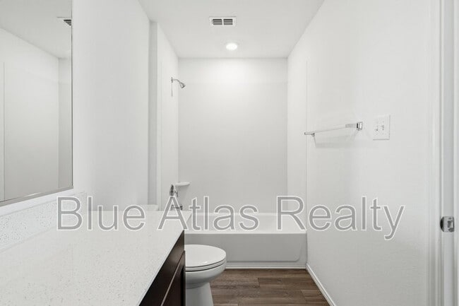Building Photo - 510 Olmstead Dr