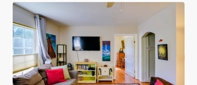 Building Photo - 331 Bonite St