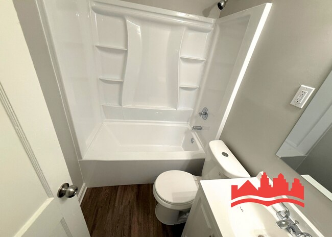 Building Photo - 3388 Charlotte Rd