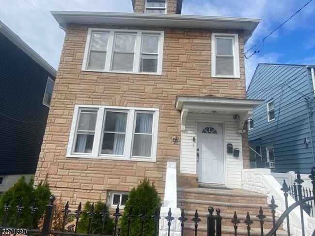 Primary Photo - 241 N 16th St