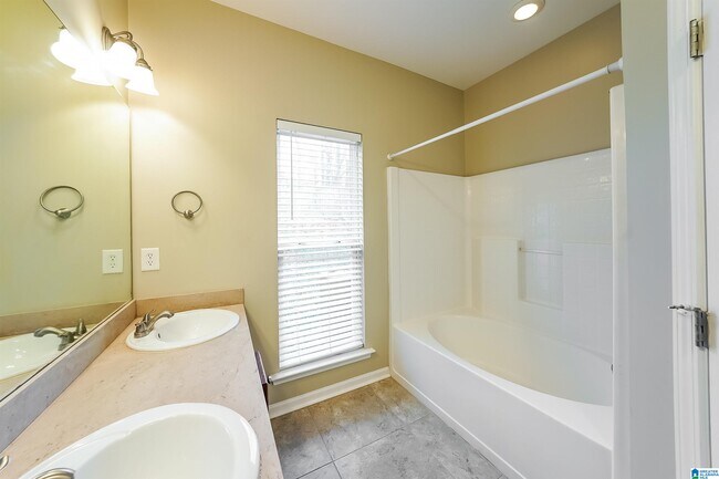 Building Photo - 12969 Woodland Park Cir