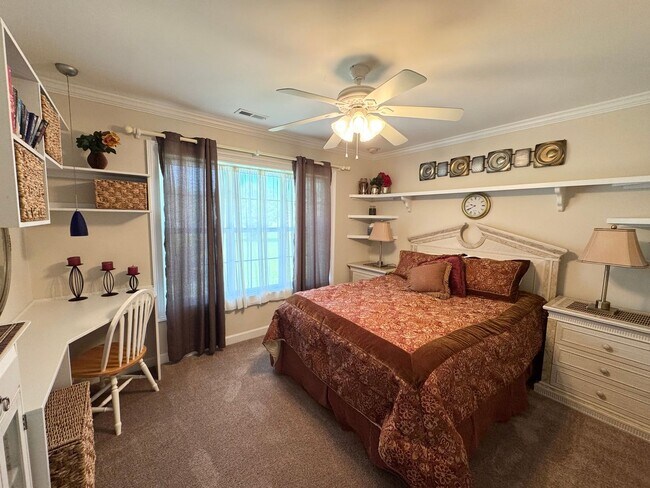 Building Photo - Longs - 3 Bedroom / 2 Bathroom Fully Furnished Home