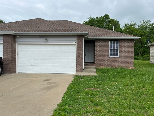 Primary Photo - 129 Bailey Cir