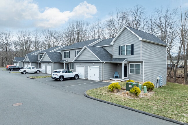 Primary Photo - Winding River Apartments