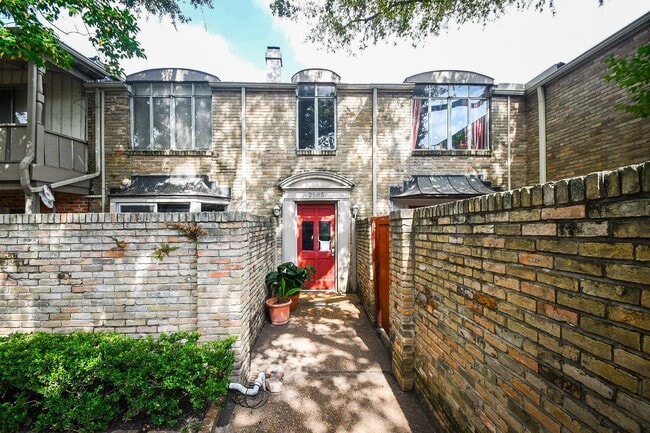 Building Photo - 2585 Marilee Ln