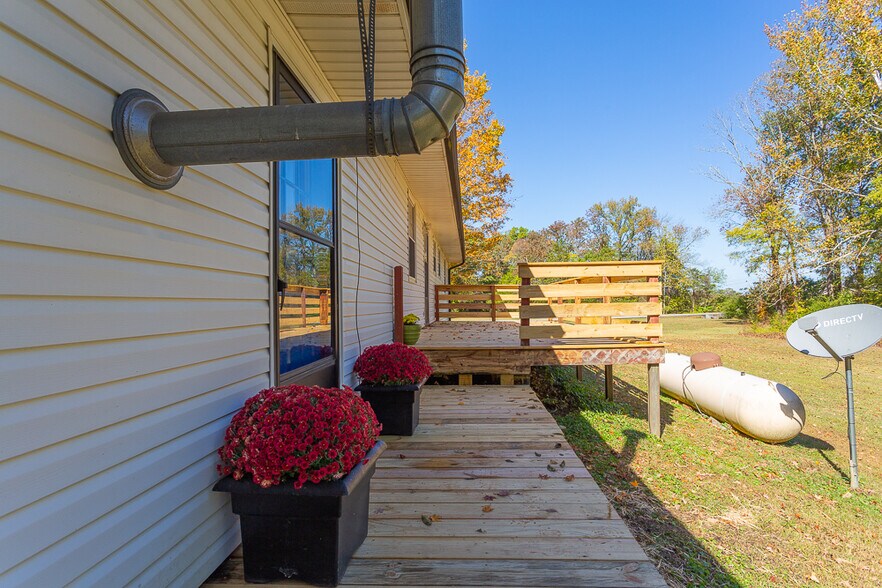 new back deck - 9225 Amos Rd