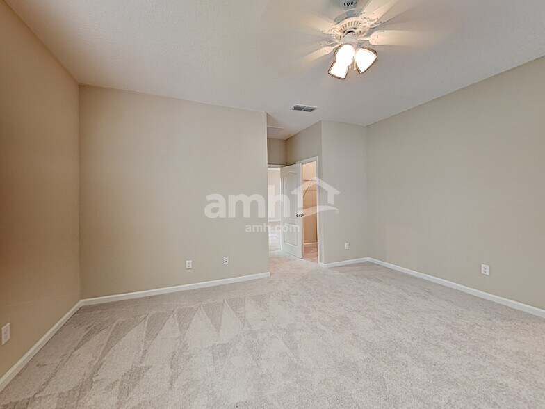 Building Photo - 450 Stone Arbor Ln
