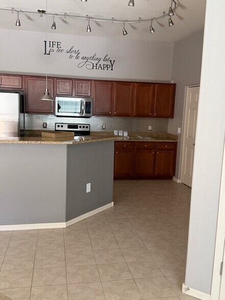 Building Photo - 3330 S Gilbert Rd