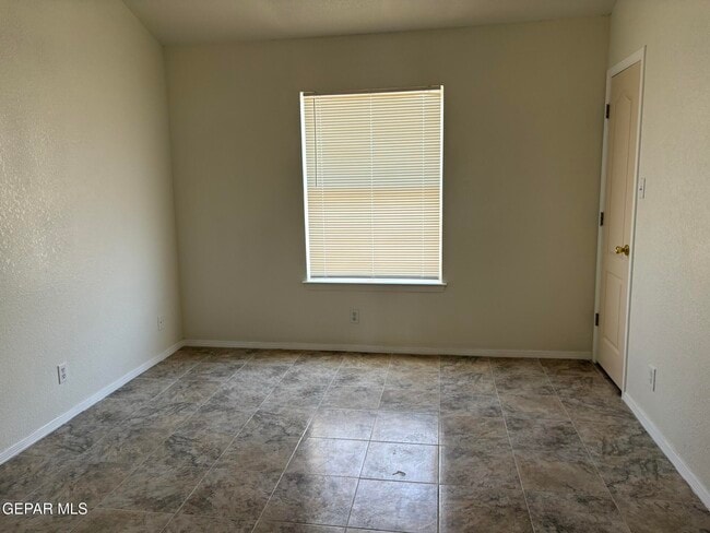 Building Photo - 11812 Kings Arms Ct