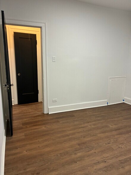 Building Photo - 7712 S Jeffery Blvd