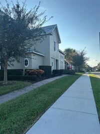 Building Photo - 10475 SW Westlawn Blvd