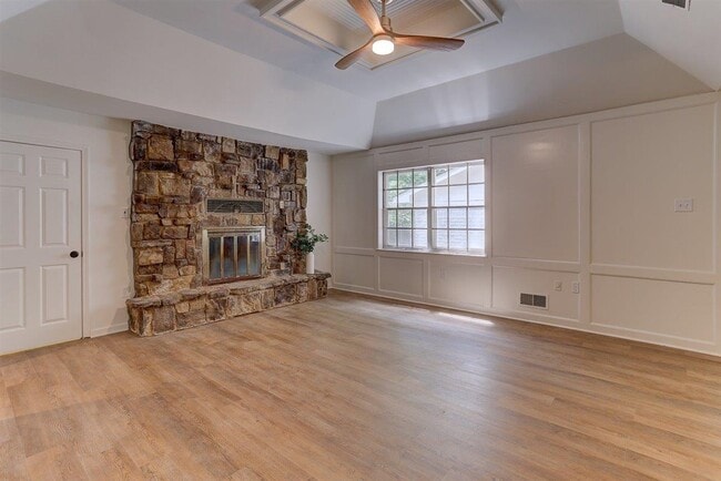 Building Photo - 3047 Newmarket Dr