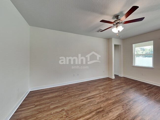 Building Photo - 413 Pine Terrace Dr